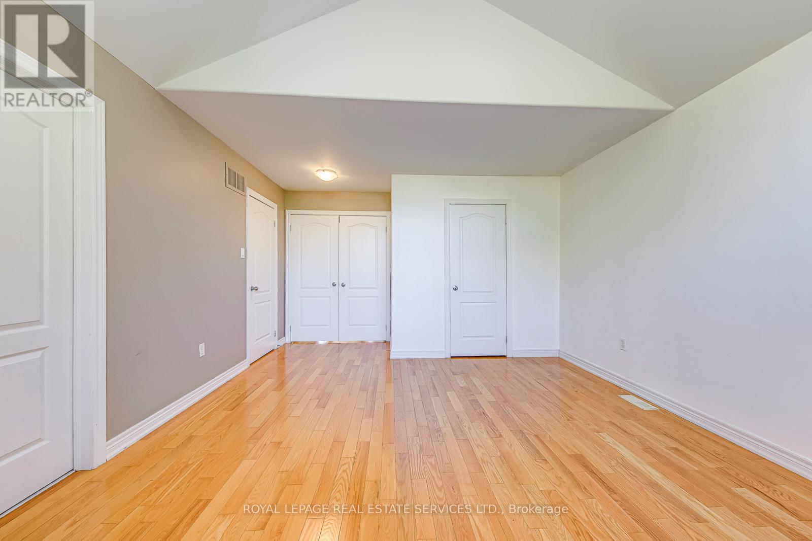 2457 Hilda Drive, Oakville, Ontario L6H 7N5 - Photo 24 - W12520654