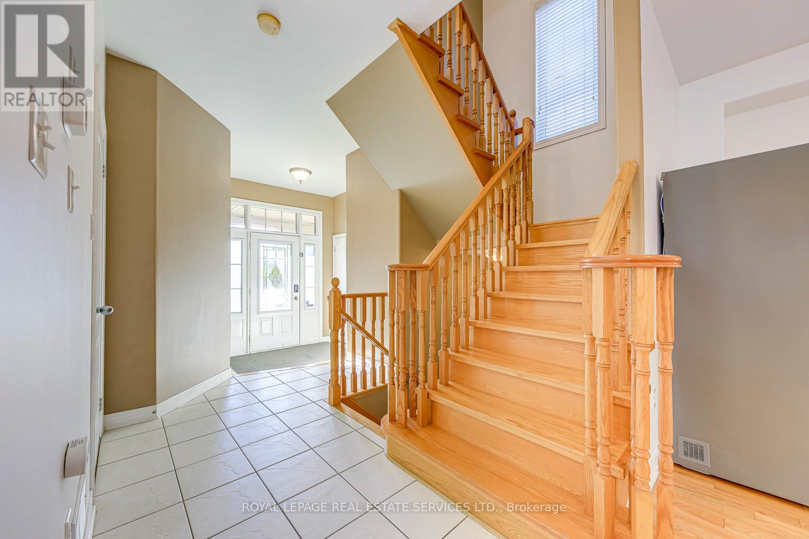 2457 Hilda Drive, Oakville, Ontario L6H 7N5 - Photo 19 - W12520654