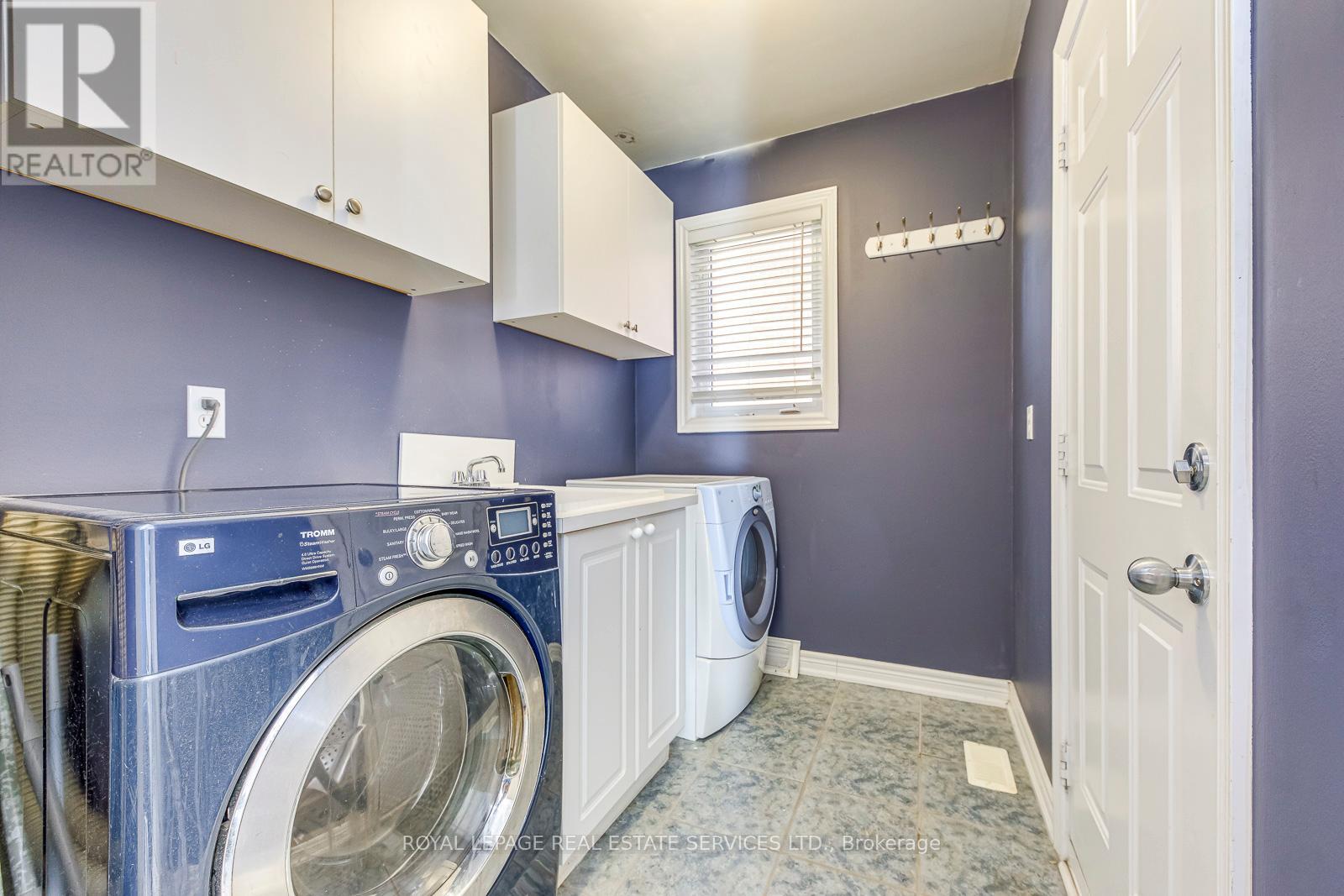 2457 Hilda Drive, Oakville, Ontario L6H 7N5 - Photo 18 - W12520654