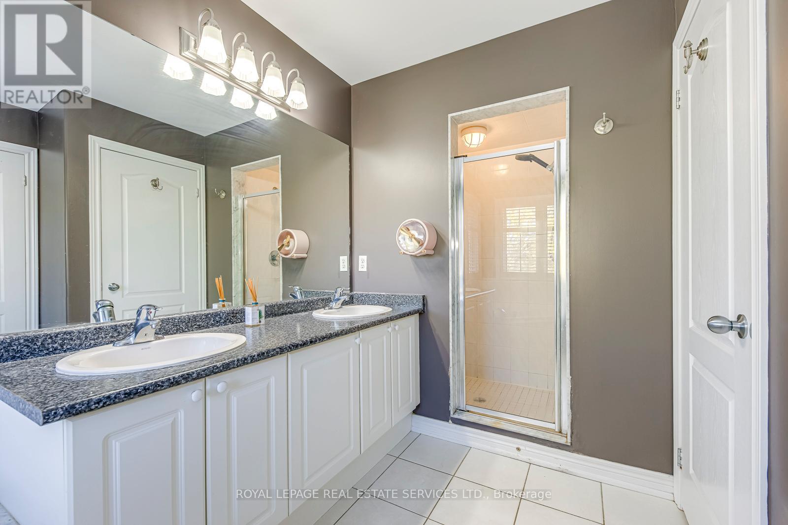 2457 Hilda Drive, Oakville, Ontario L6H 7N5 - Photo 25 - W12520654