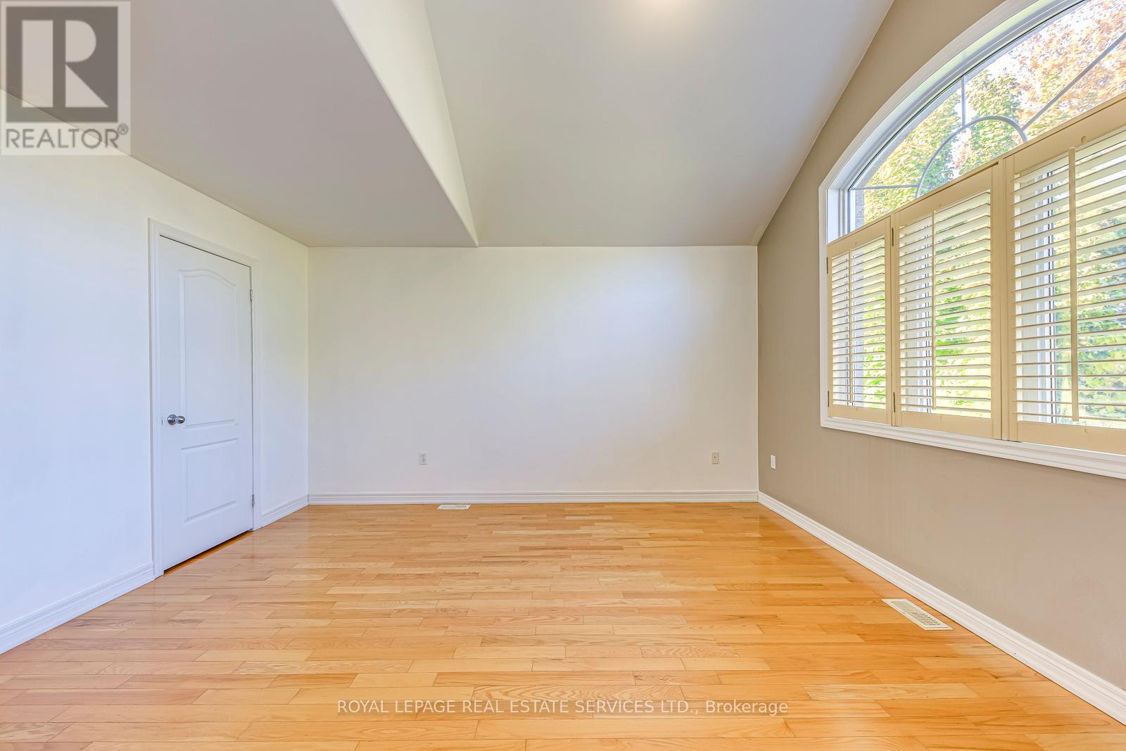 2457 Hilda Drive, Oakville, Ontario L6H 7N5 - Photo 23 - W12520654