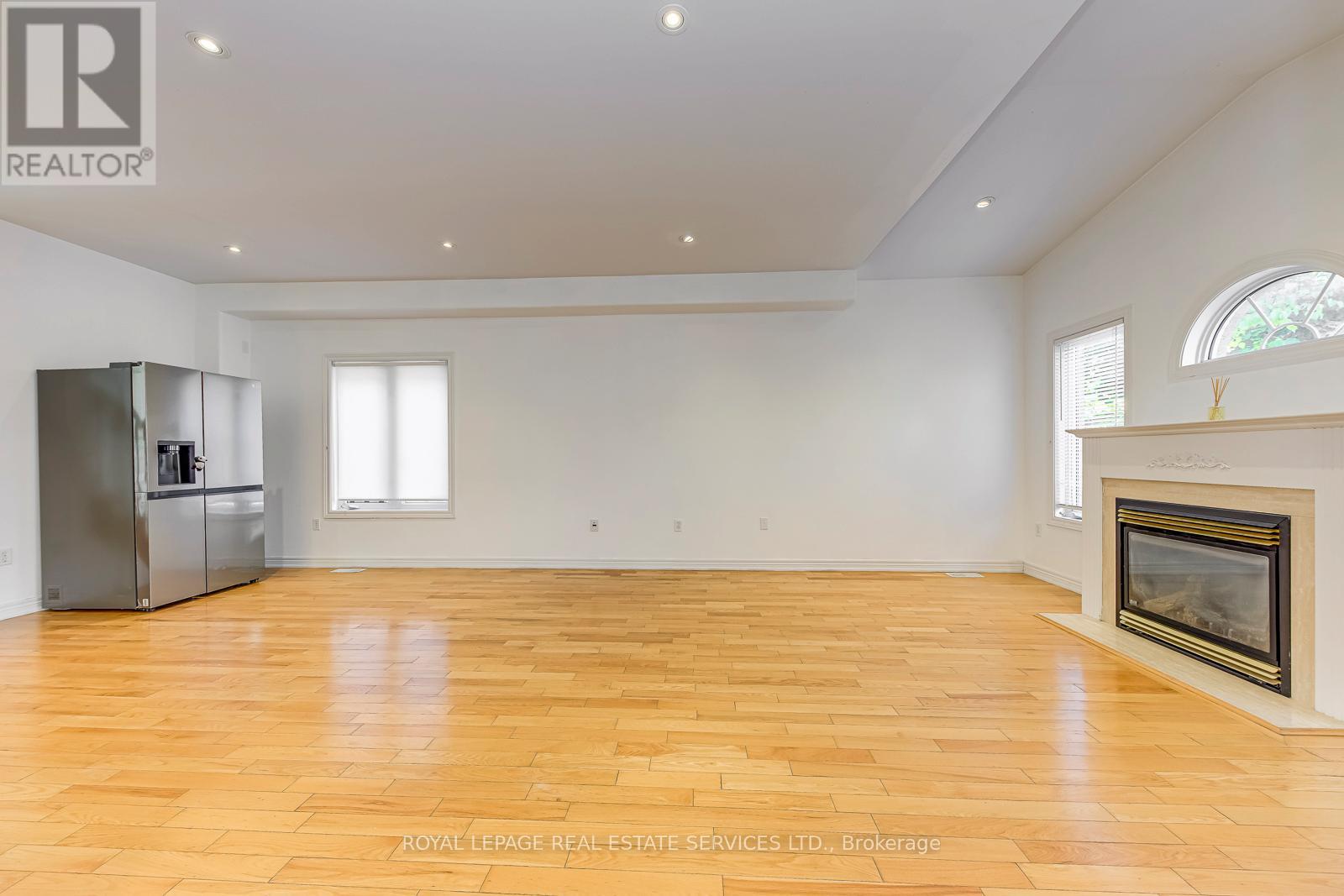 2457 Hilda Drive, Oakville, Ontario L6H 7N5 - Photo 16 - W12520654