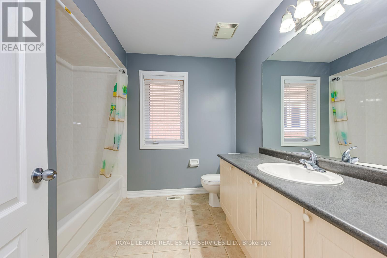 2457 Hilda Drive, Oakville, Ontario L6H 7N5 - Photo 32 - W12520654