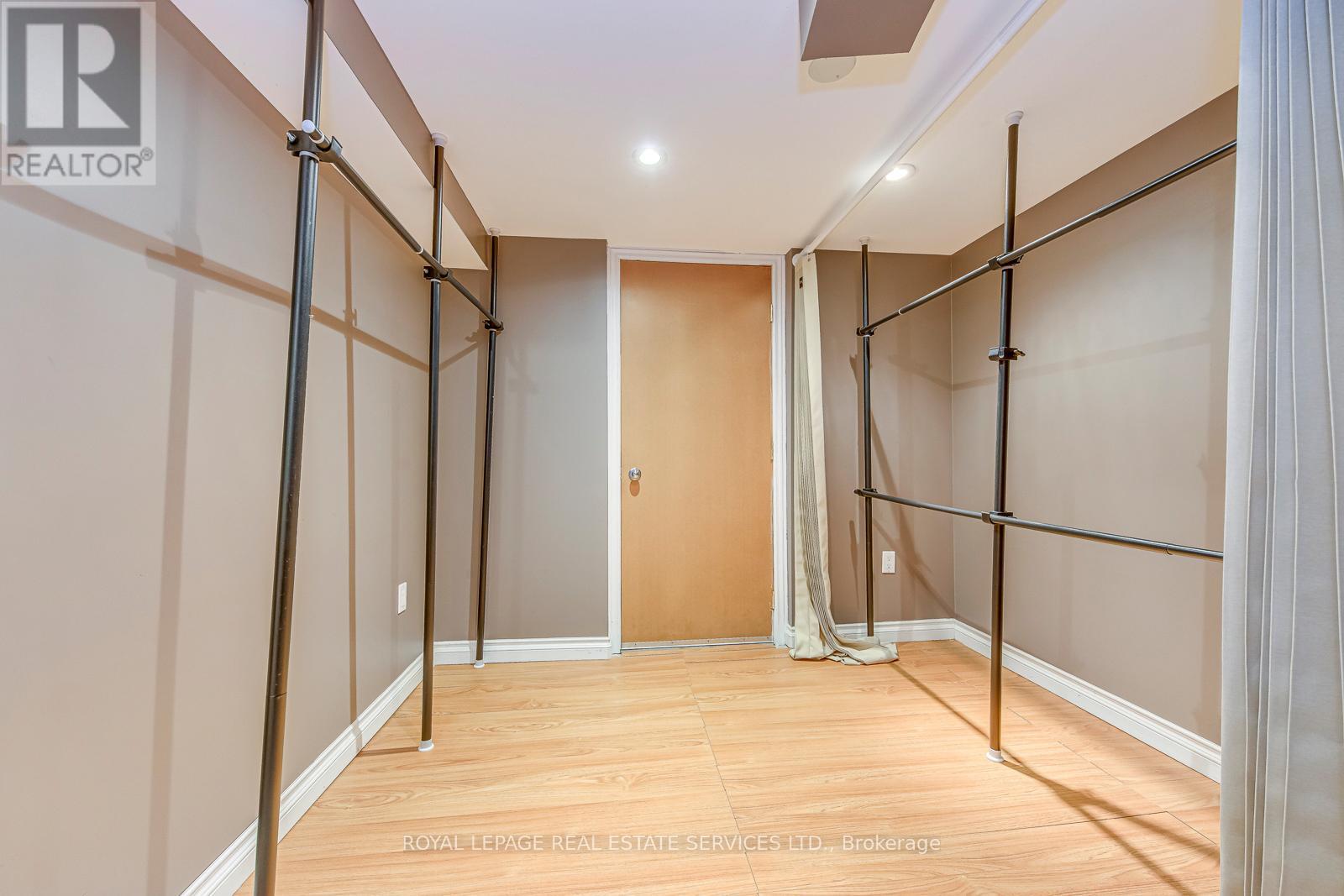 2457 Hilda Drive, Oakville, Ontario L6H 7N5 - Photo 42 - W12520654