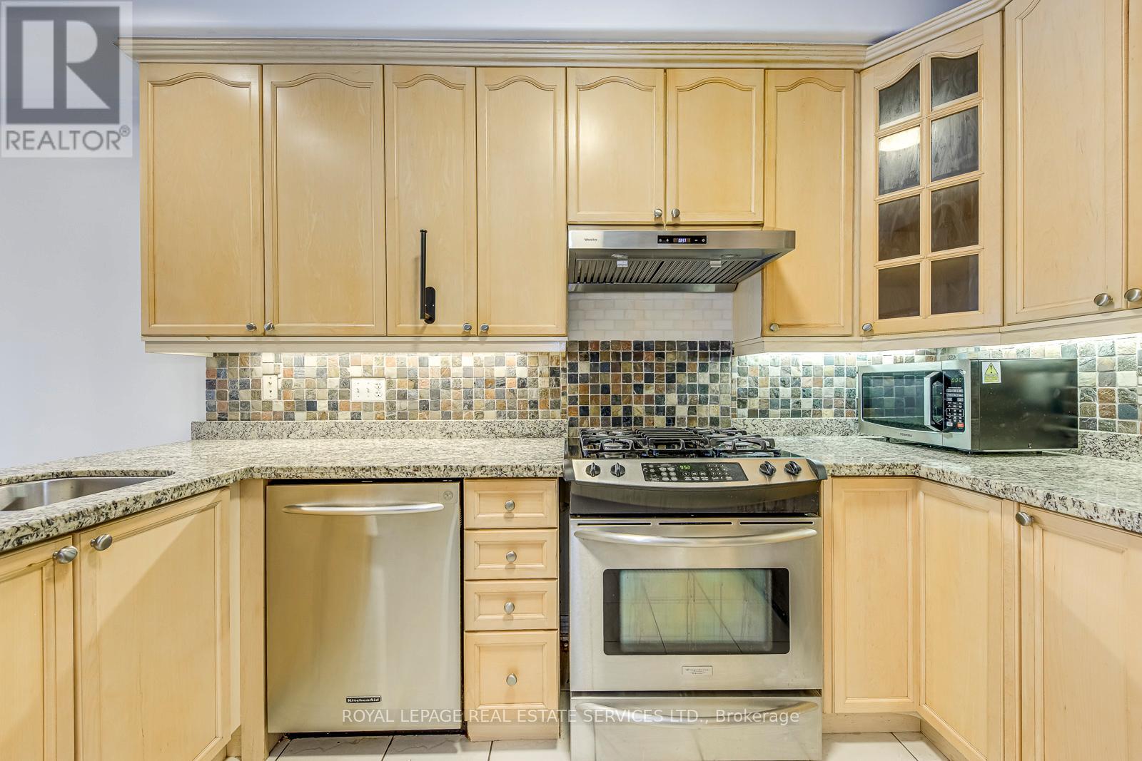 2457 Hilda Drive, Oakville, Ontario L6H 7N5 - Photo 5 - W12520654