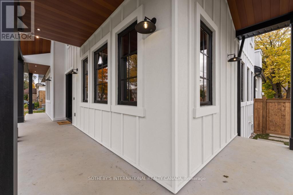 118 Warwood Road N, Toronto, Ontario M9B 5B7 - Photo 4 - W12520404