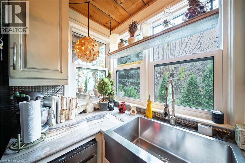 290 Hill Street E, Fergus, Ontario  Z1Z 1Z1 - Photo 6 - 40786473