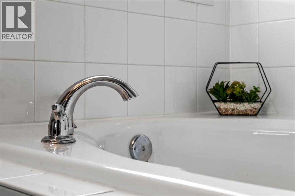 209 New Brighton Lane Se, Calgary, Alberta  T2Z 0E1 - Photo 23 - A2269315