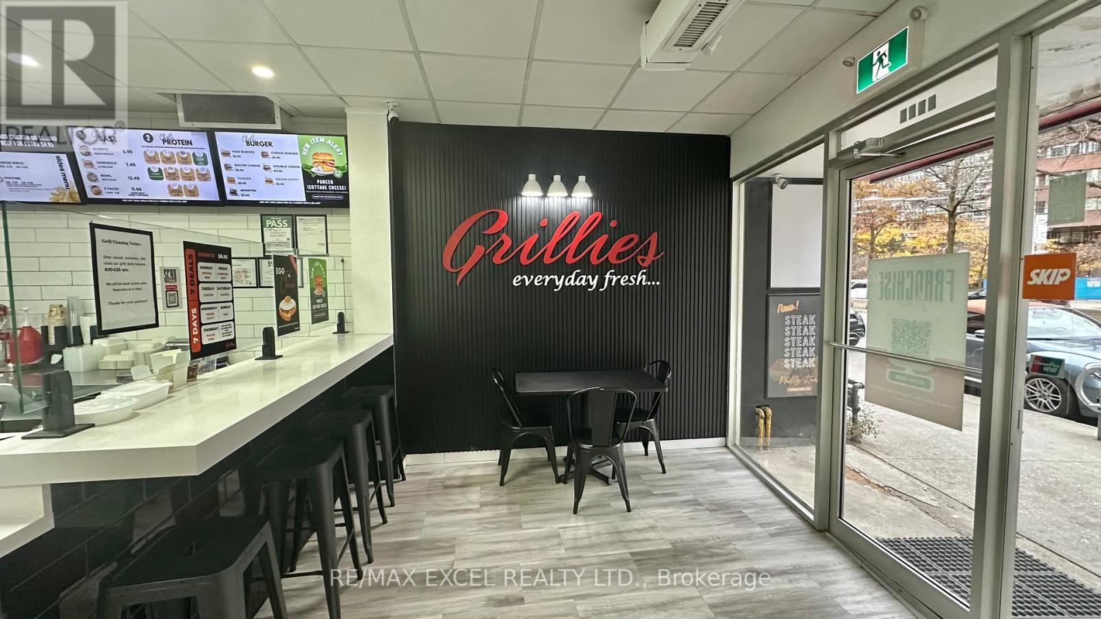 4905 Yonge Street, Toronto, Ontario  M2N 3G1 - Photo 3 - C12522294