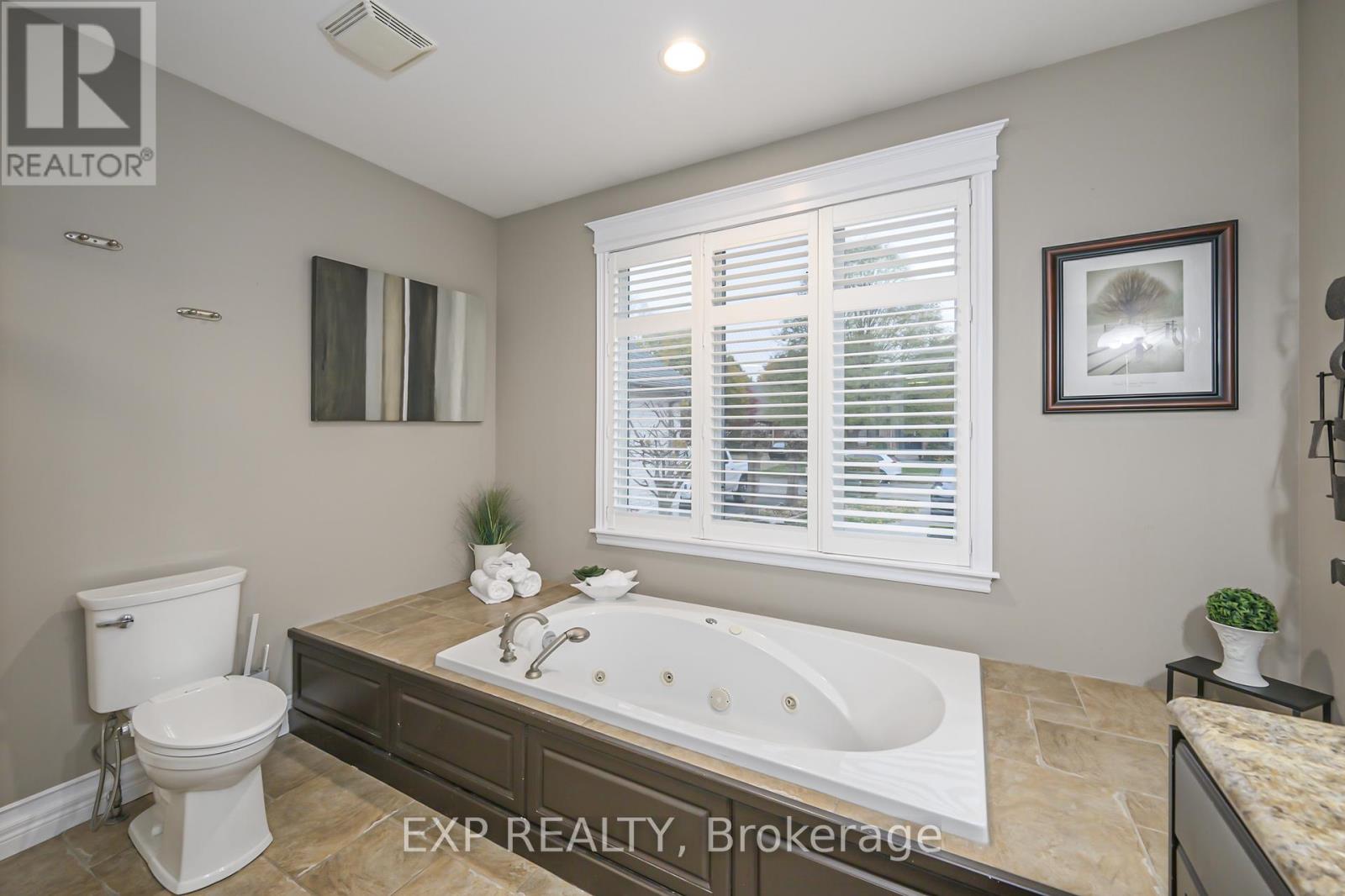 22 Farmhouse Road, London East, Ontario  N5Y 5M4 - Photo 16 - X12522448