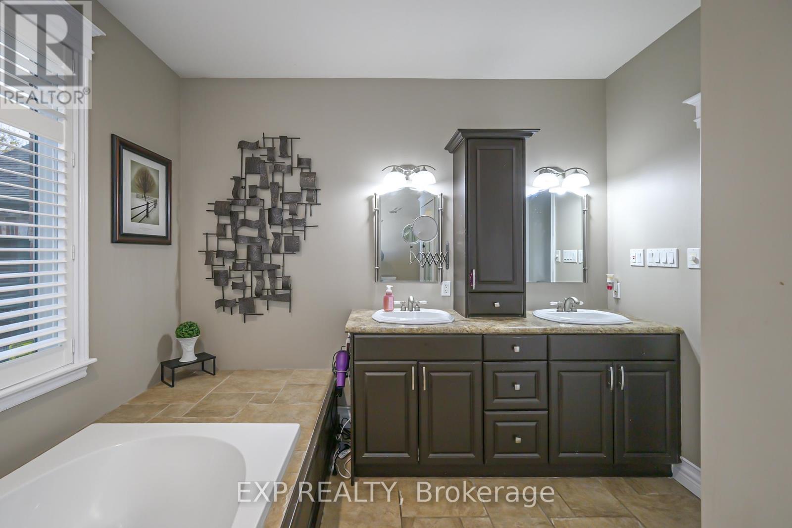 22 Farmhouse Road, London East, Ontario  N5Y 5M4 - Photo 17 - X12522448