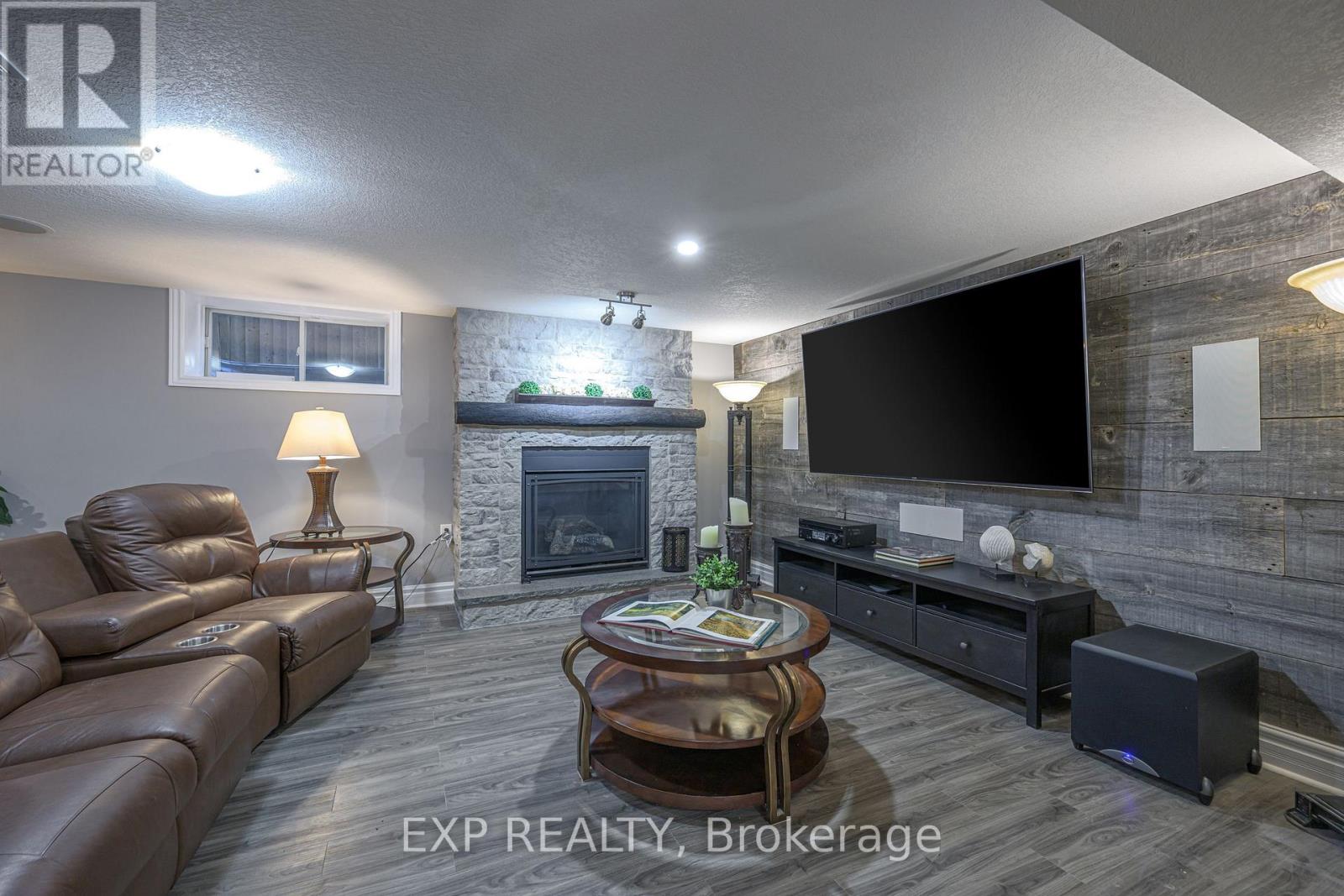 22 Farmhouse Road, London East, Ontario  N5Y 5M4 - Photo 32 - X12522448