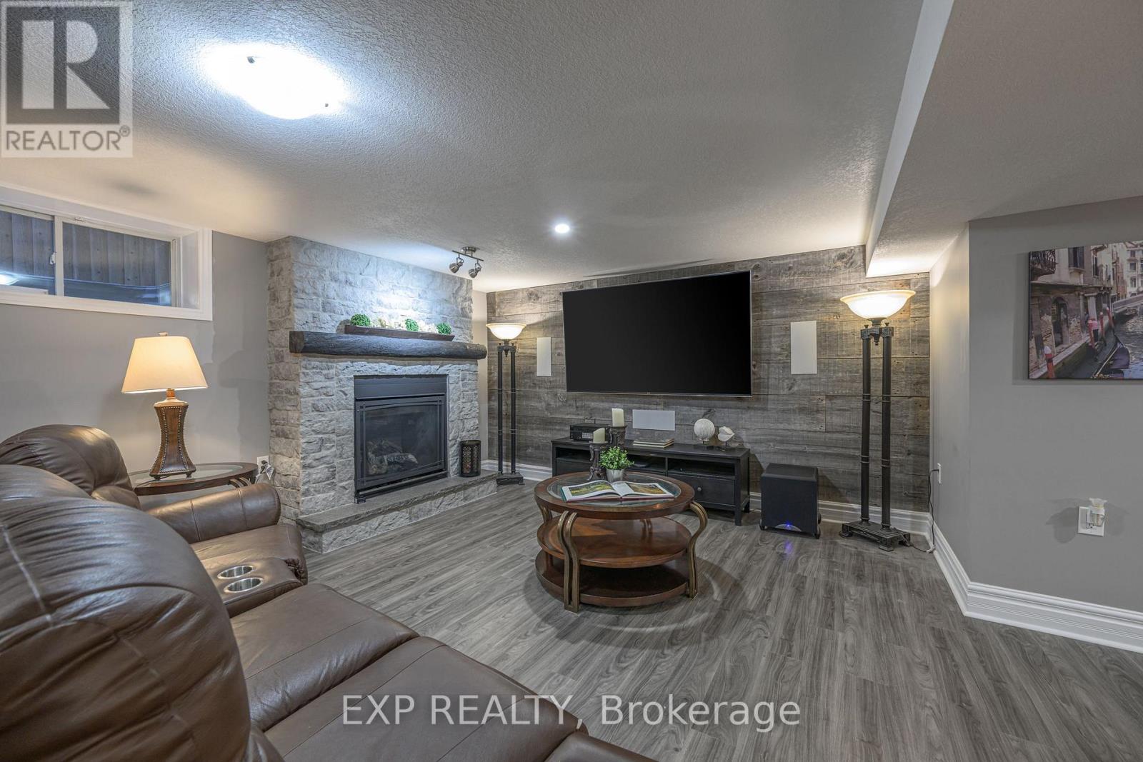 22 Farmhouse Road, London East, Ontario  N5Y 5M4 - Photo 33 - X12522448