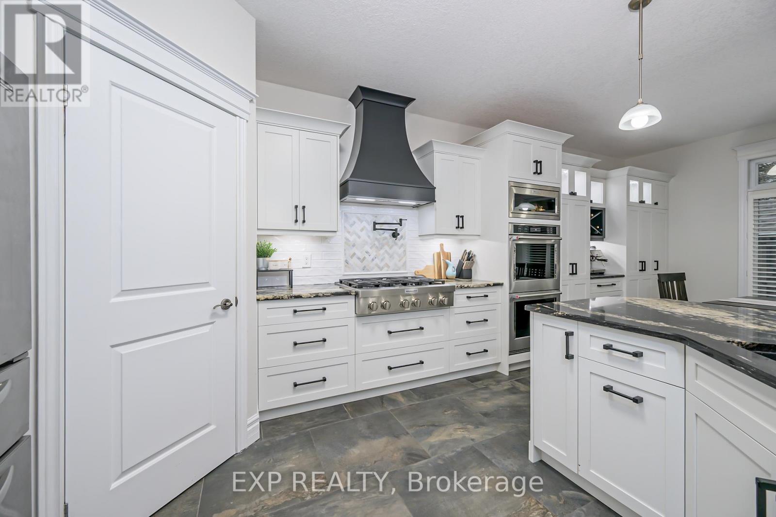 22 Farmhouse Road, London East, Ontario  N5Y 5M4 - Photo 7 - X12522448