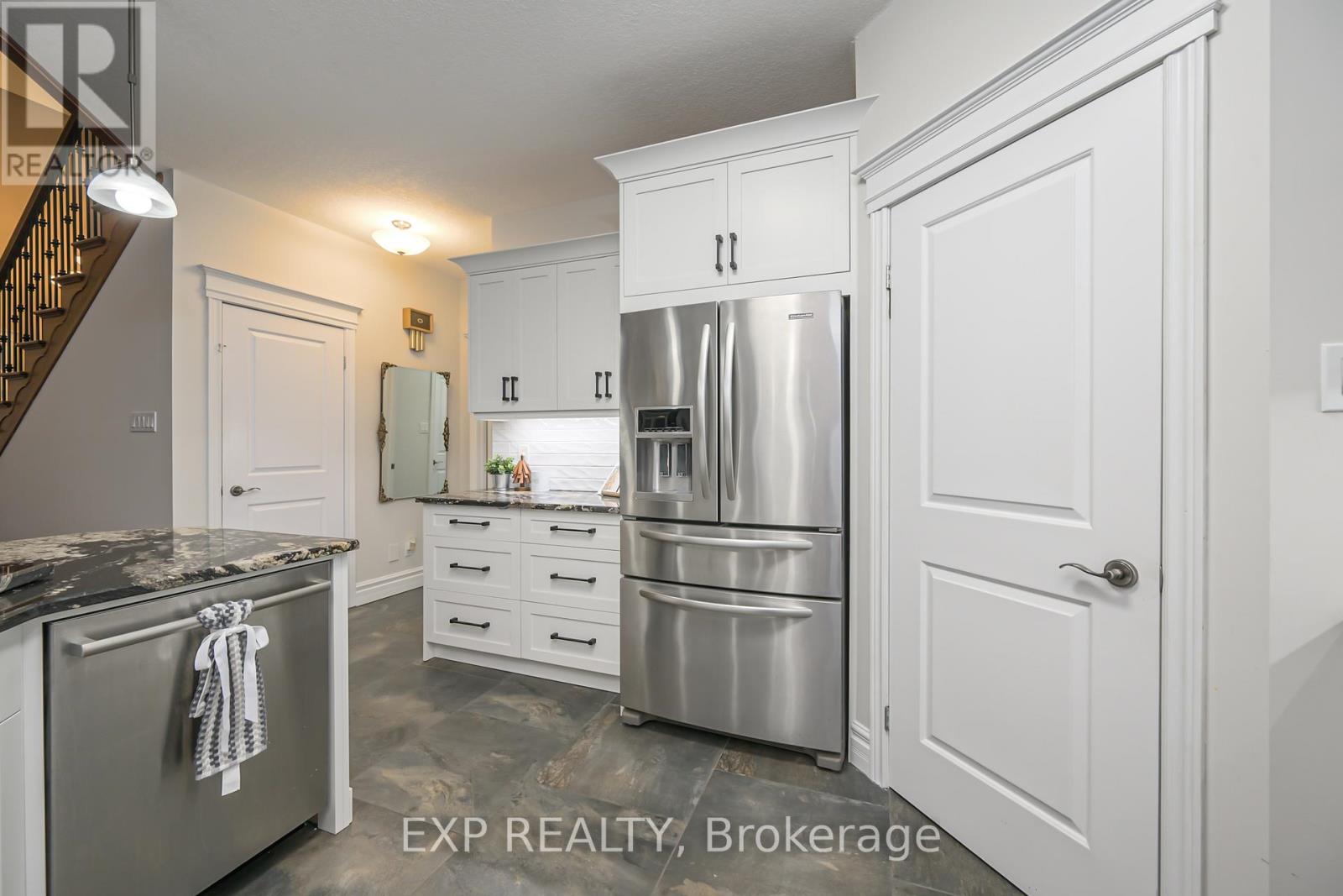 22 Farmhouse Road, London East, Ontario  N5Y 5M4 - Photo 8 - X12522448