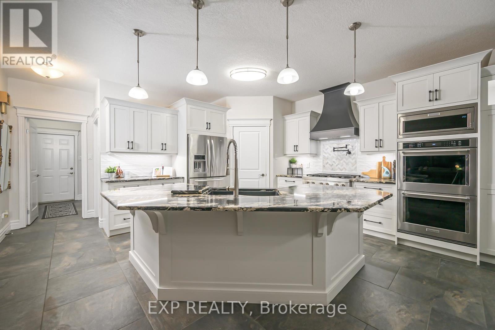 22 Farmhouse Road, London East, Ontario  N5Y 5M4 - Photo 9 - X12522448