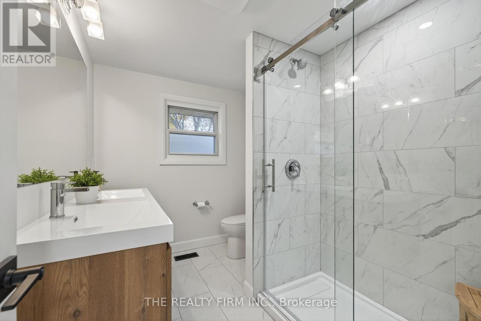 1180 Guildwood Boulevard, London North, Ontario  N6H 4G9 - Photo 22 - X12522648