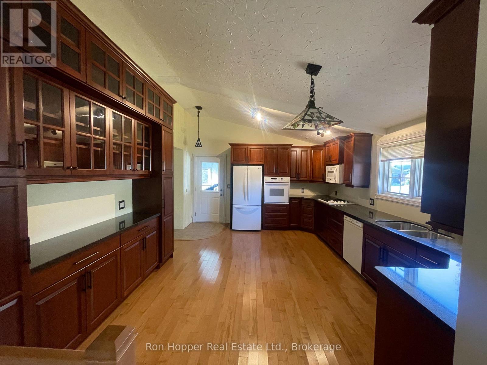 345 6th Avenue E, Owen Sound, Ontario N4K 2T7 - Photo 5 - X12522558