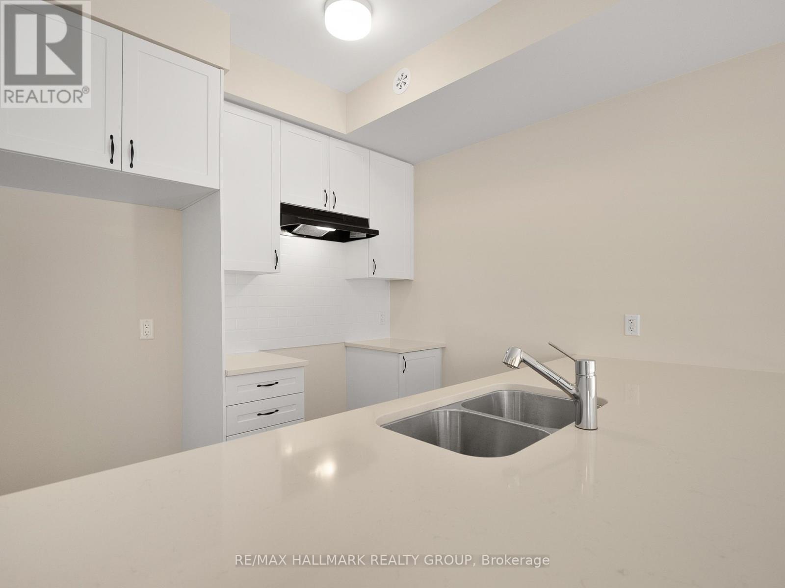 420 Mishi Private, Ottawa, Ontario  K1K 0P2 - Photo 5 - X12522430