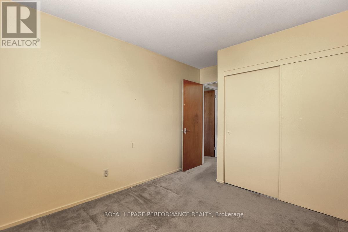 7 Carmichael Court, Ottawa, Ontario  K2K 1K1 - Photo 17 - X12522476