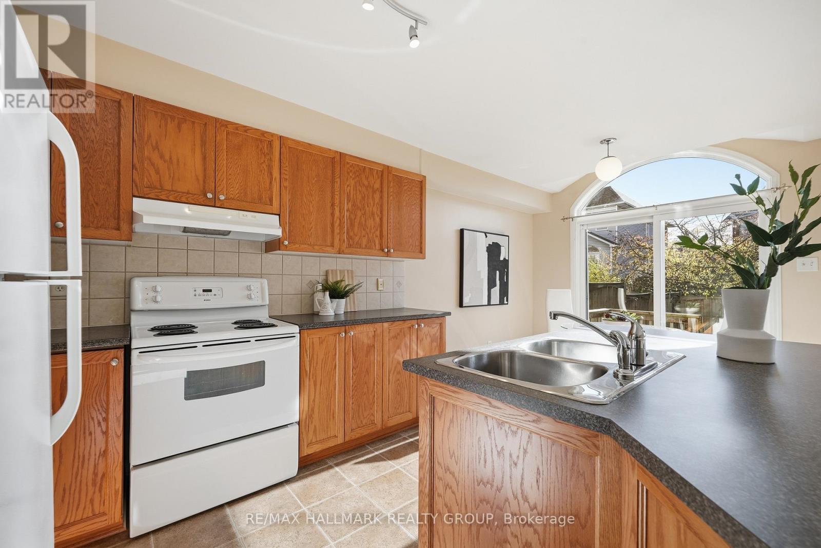 204 Greenridge Street, Ottawa, Ontario  K1C 7R3 - Photo 13 - X12522574