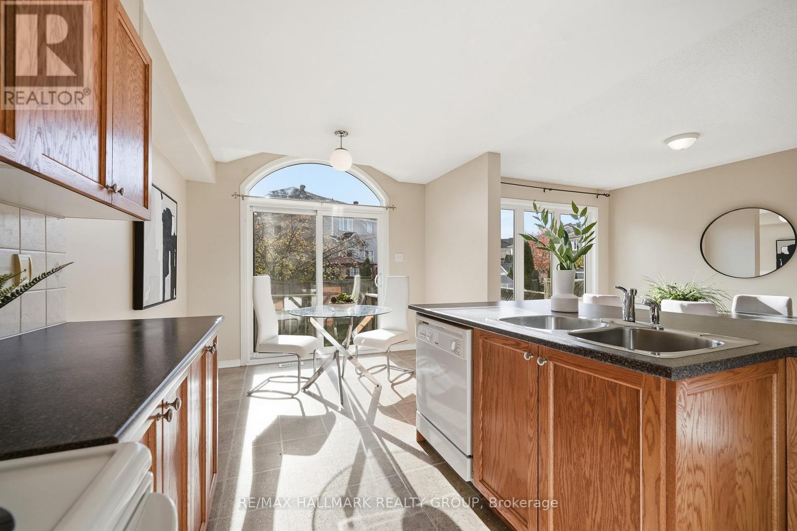 204 Greenridge Street, Ottawa, Ontario  K1C 7R3 - Photo 15 - X12522574