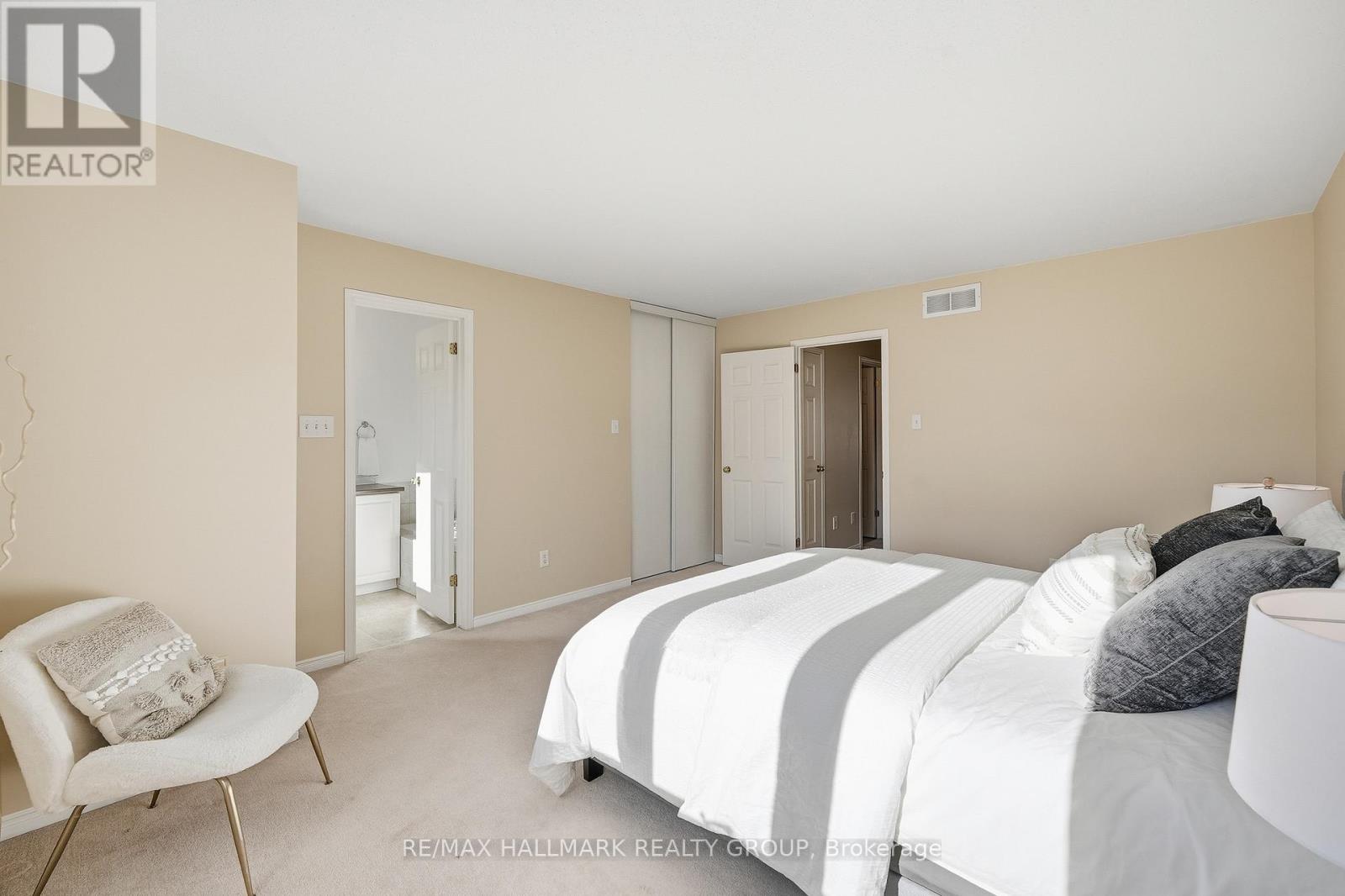 204 Greenridge Street, Ottawa, Ontario  K1C 7R3 - Photo 20 - X12522574