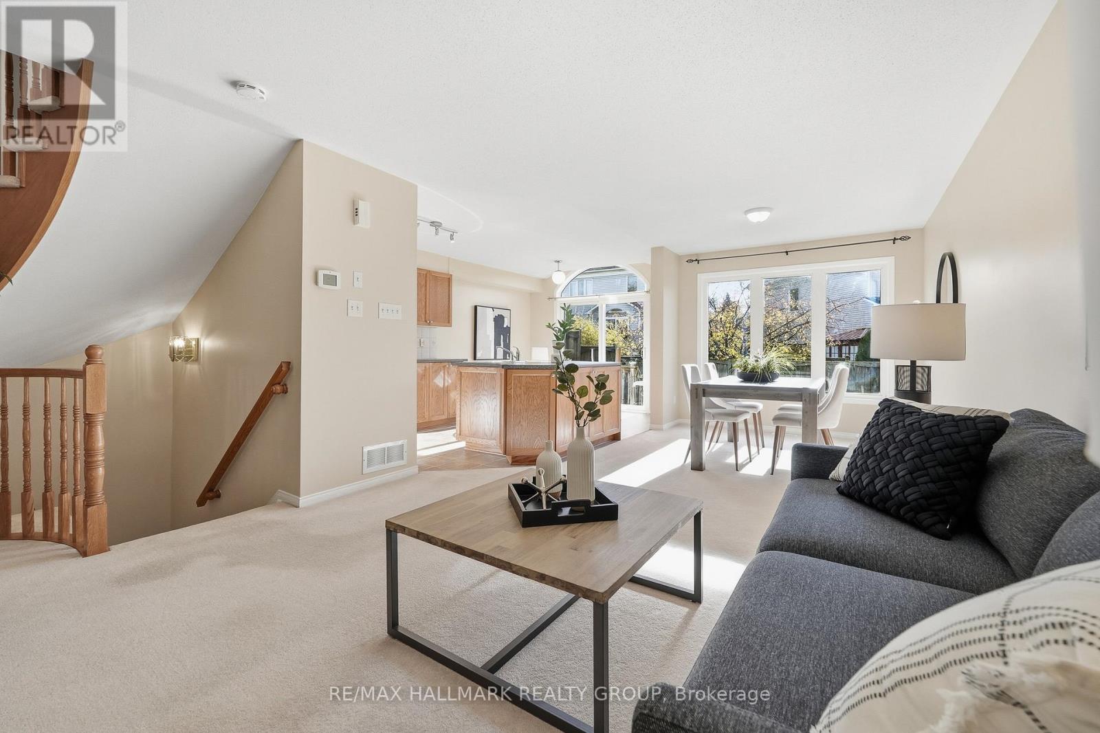 204 Greenridge Street, Ottawa, Ontario  K1C 7R3 - Photo 8 - X12522574