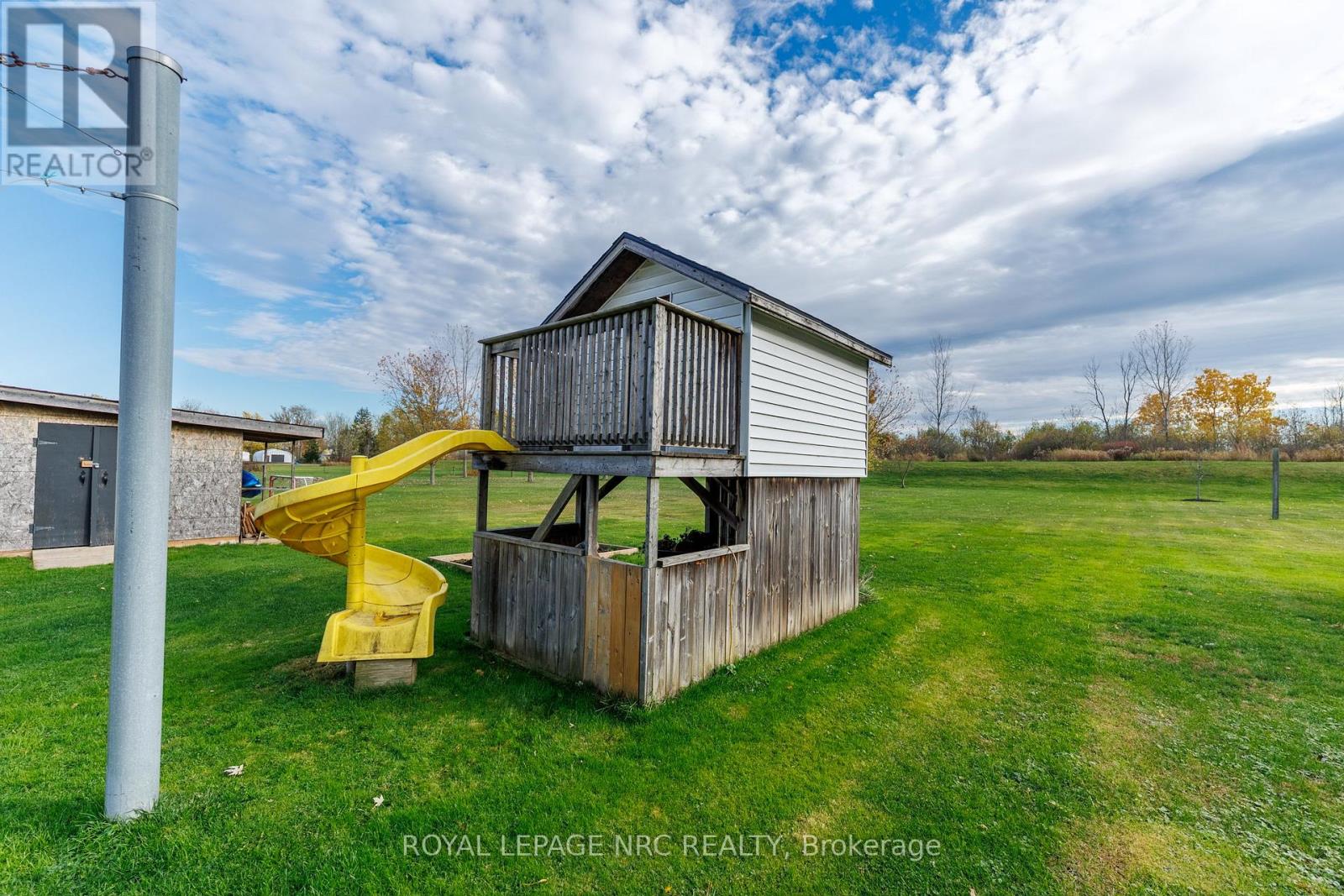 2455 Coral Avenue, Fort Erie, Ontario  L0S 1S0 - Photo 10 - X12522364