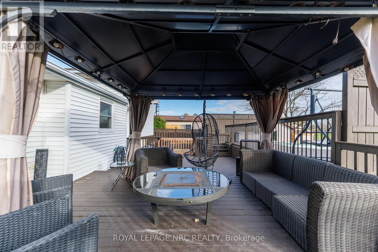 2455 Coral Avenue, Fort Erie, Ontario  L0S 1S0 - Photo 11 - X12522364