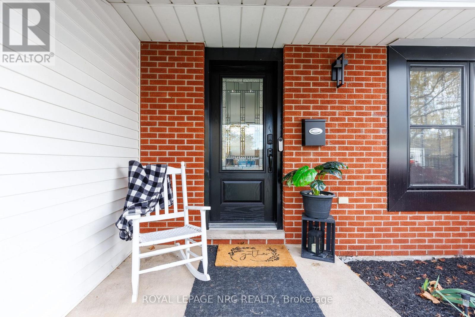 2455 Coral Avenue, Fort Erie, Ontario  L0S 1S0 - Photo 16 - X12522364