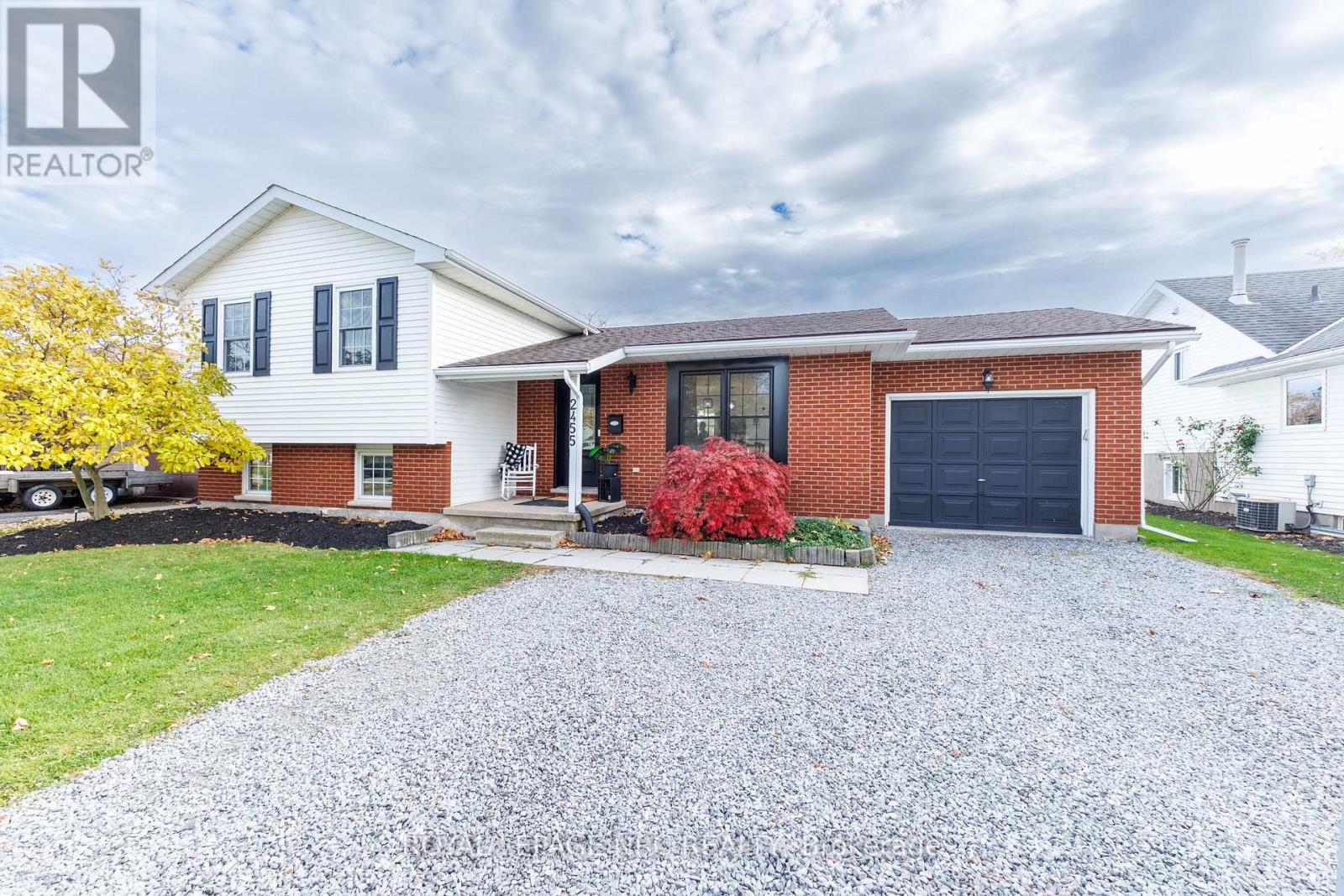 2455 Coral Avenue, Fort Erie, Ontario  L0S 1S0 - Photo 2 - X12522364