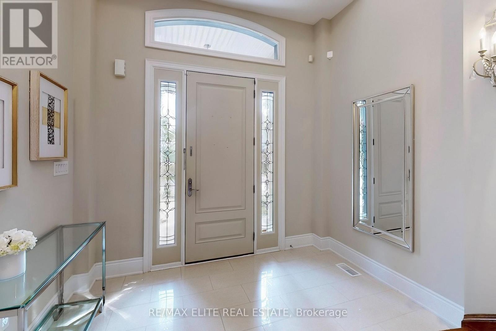 59 Carisbrooke Circle, Aurora, Ontario  L4G 0K4 - Photo 20 - N12522264