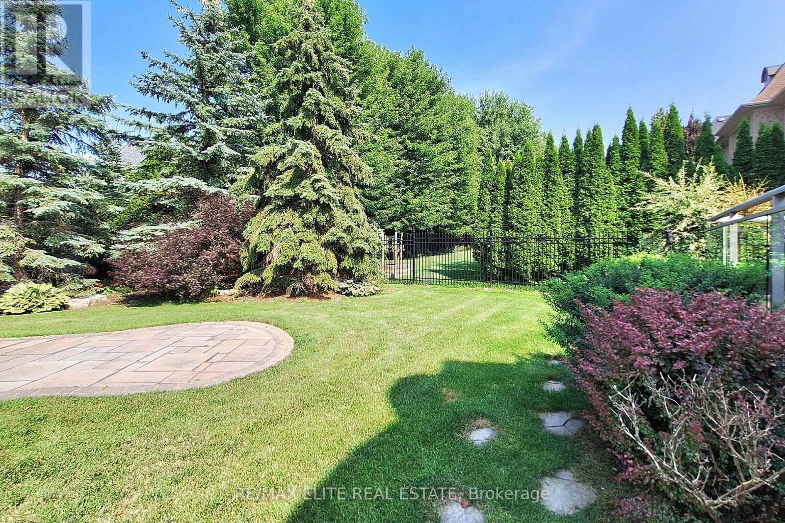 59 Carisbrooke Circle, Aurora, Ontario  L4G 0K4 - Photo 43 - N12522264