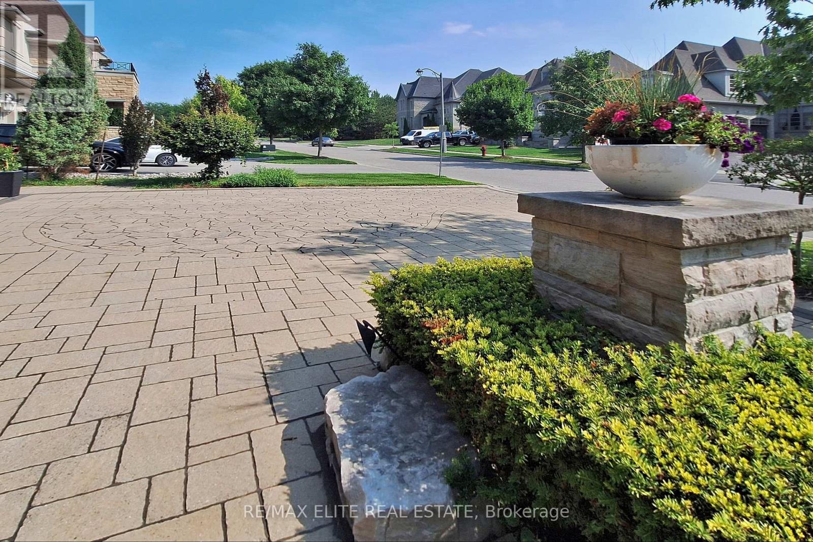 59 Carisbrooke Circle, Aurora, Ontario  L4G 0K4 - Photo 45 - N12522264