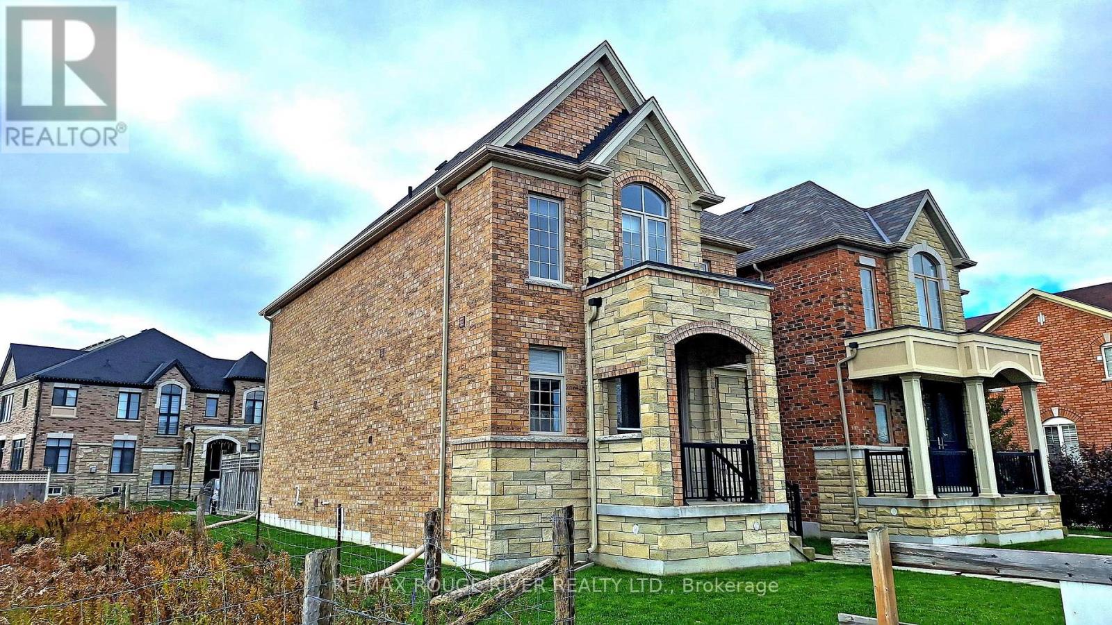 2732 Donald Cousens Parkway, Markham, Ontario  L6B 0X9 - Photo 3 - N12522344