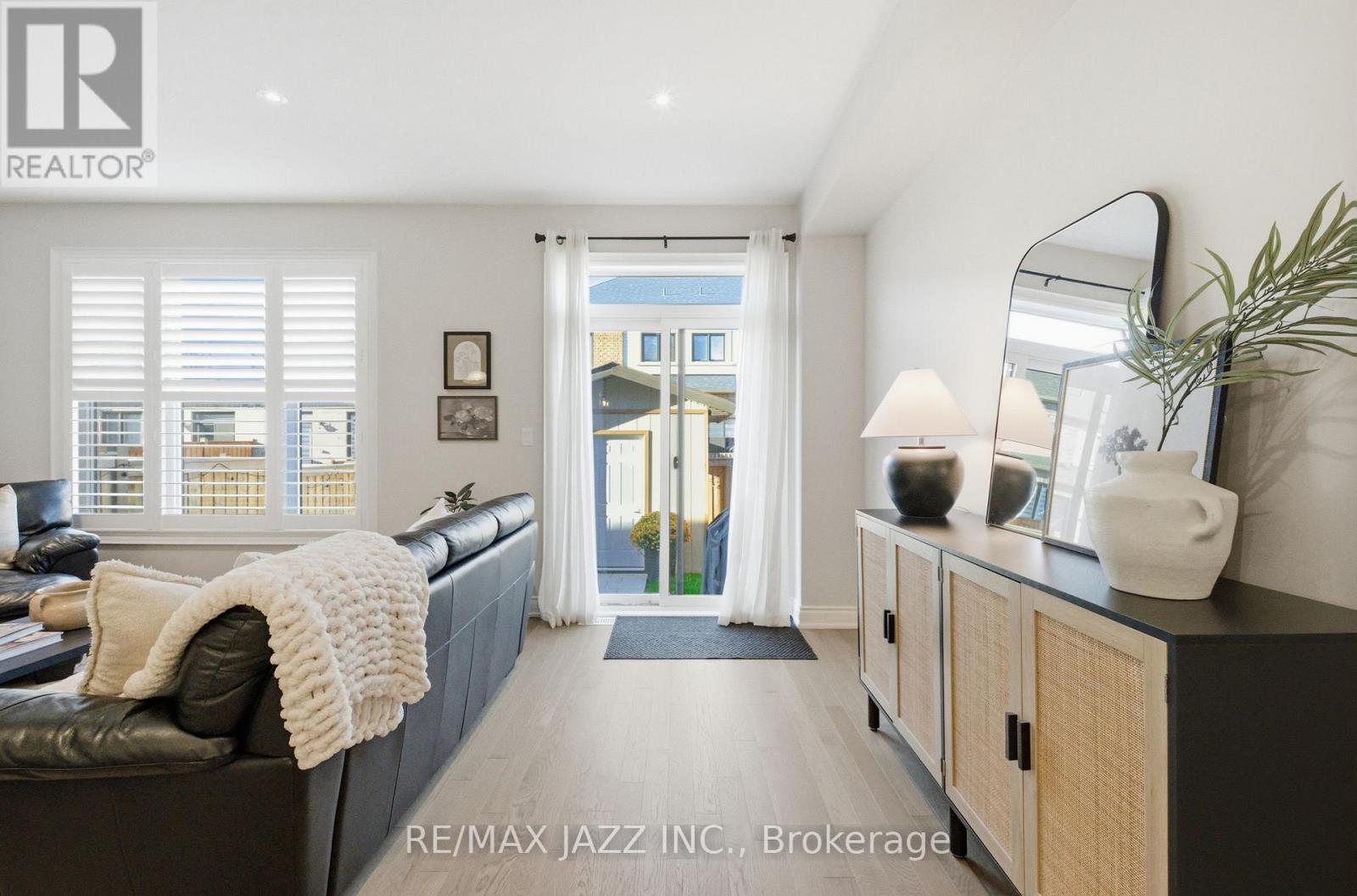 127 Laing Drive, Whitby, Ontario  L1P 0N5 - Photo 11 - E12522570