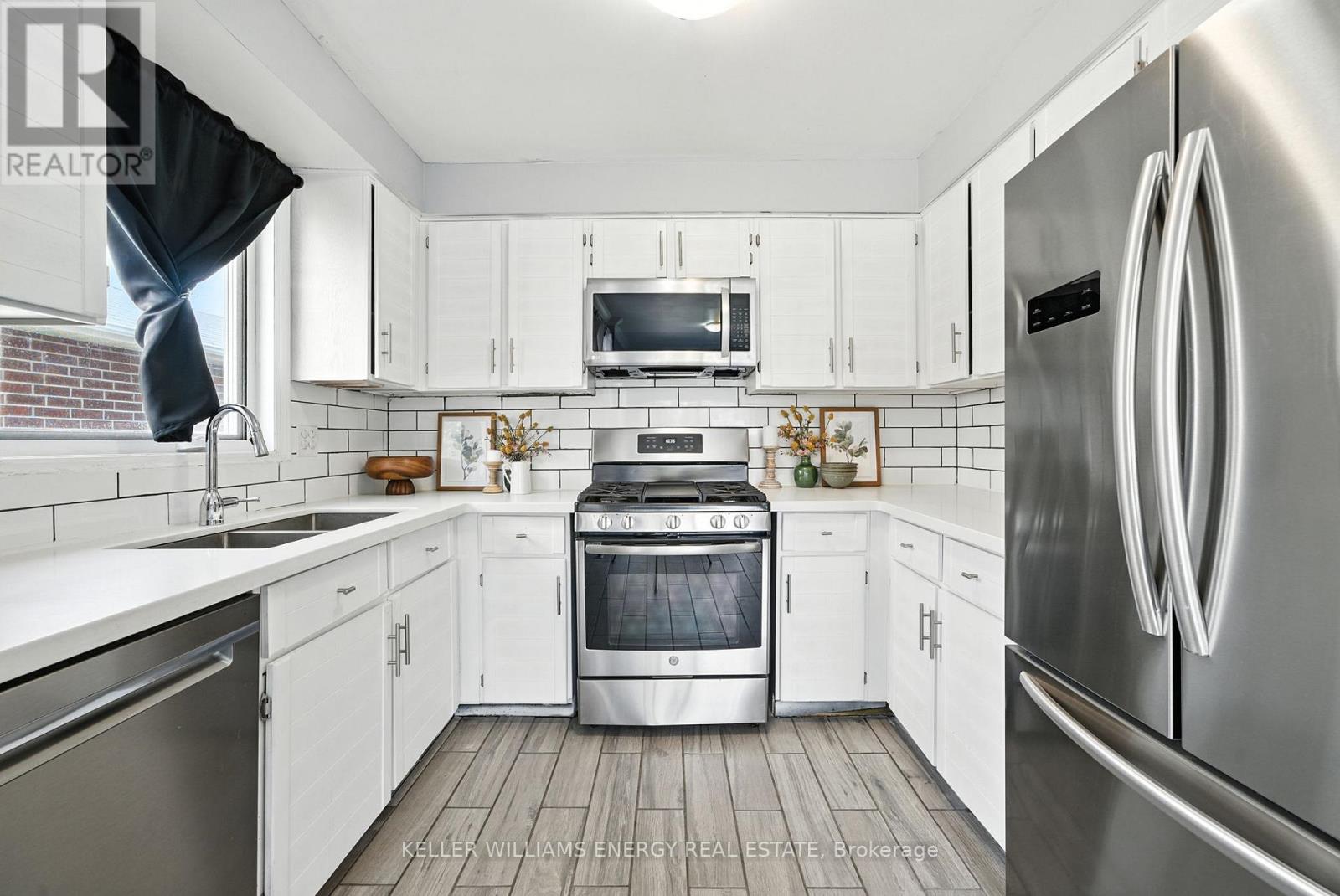 70 Hart Boulevard, Clarington, Ontario  L1B 1E4 - Photo 3 - E12522644