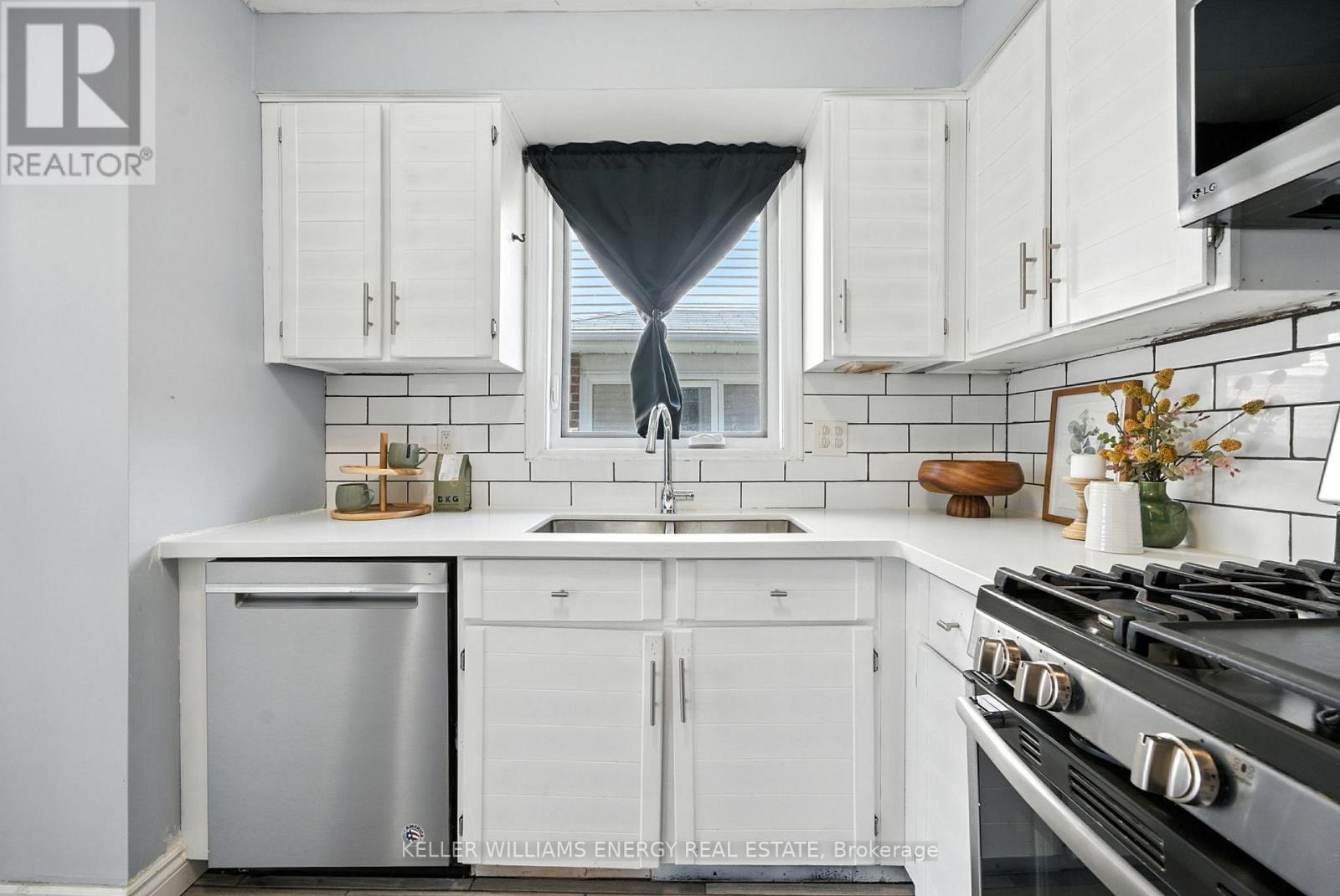 70 Hart Boulevard, Clarington, Ontario  L1B 1E4 - Photo 4 - E12522644