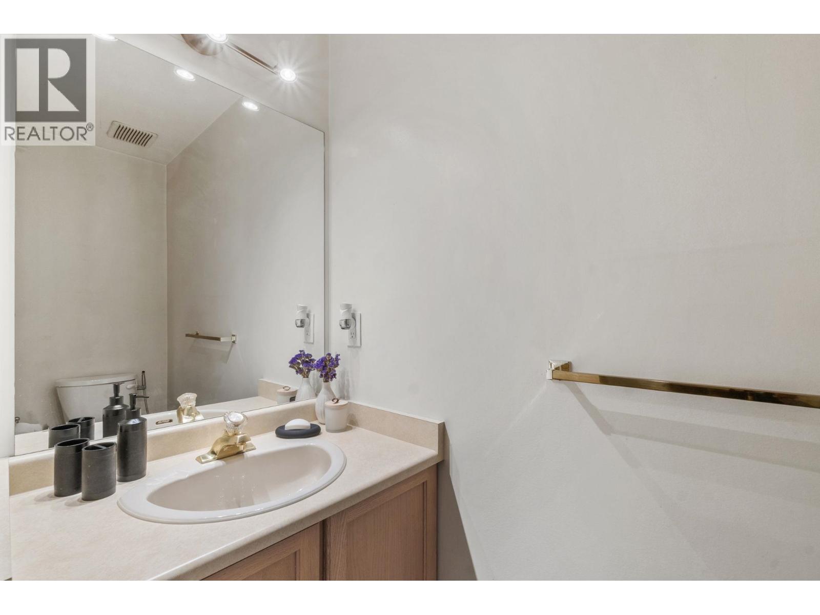 23 2133 St. Georges Avenue, North Vancouver, British Columbia  V7L 3K5 - Photo 15 - R3025877