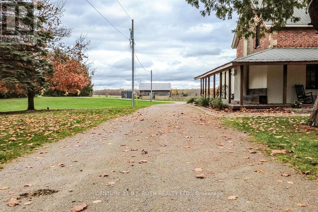 1803 Old Second Road N, Springwater, Ontario L0L 2K0 - Photo 43 - S12522312