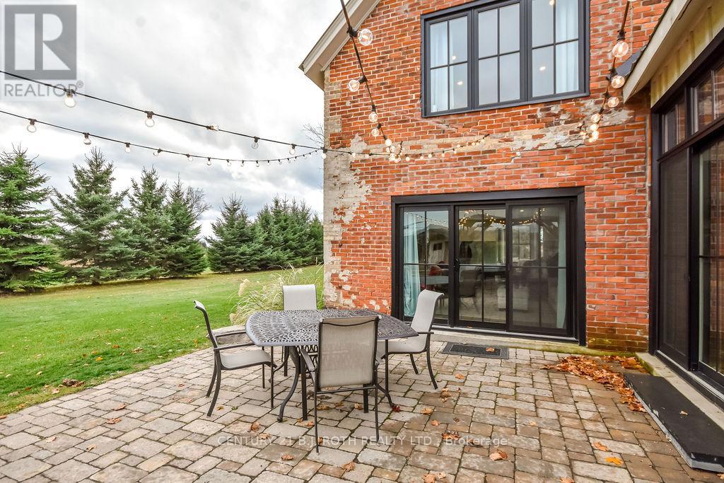 1803 Old Second Road N, Springwater, Ontario L0L 2K0 - Photo 46 - S12522312