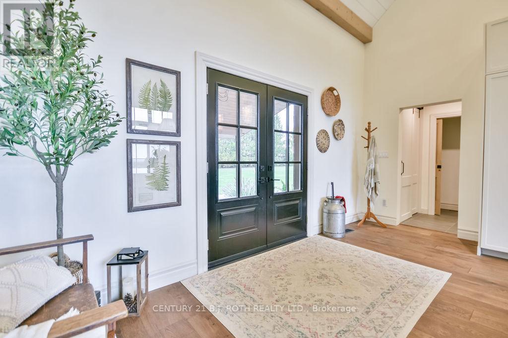 1803 Old Second Road N, Springwater, Ontario L0L 2K0 - Photo 9 - S12522312