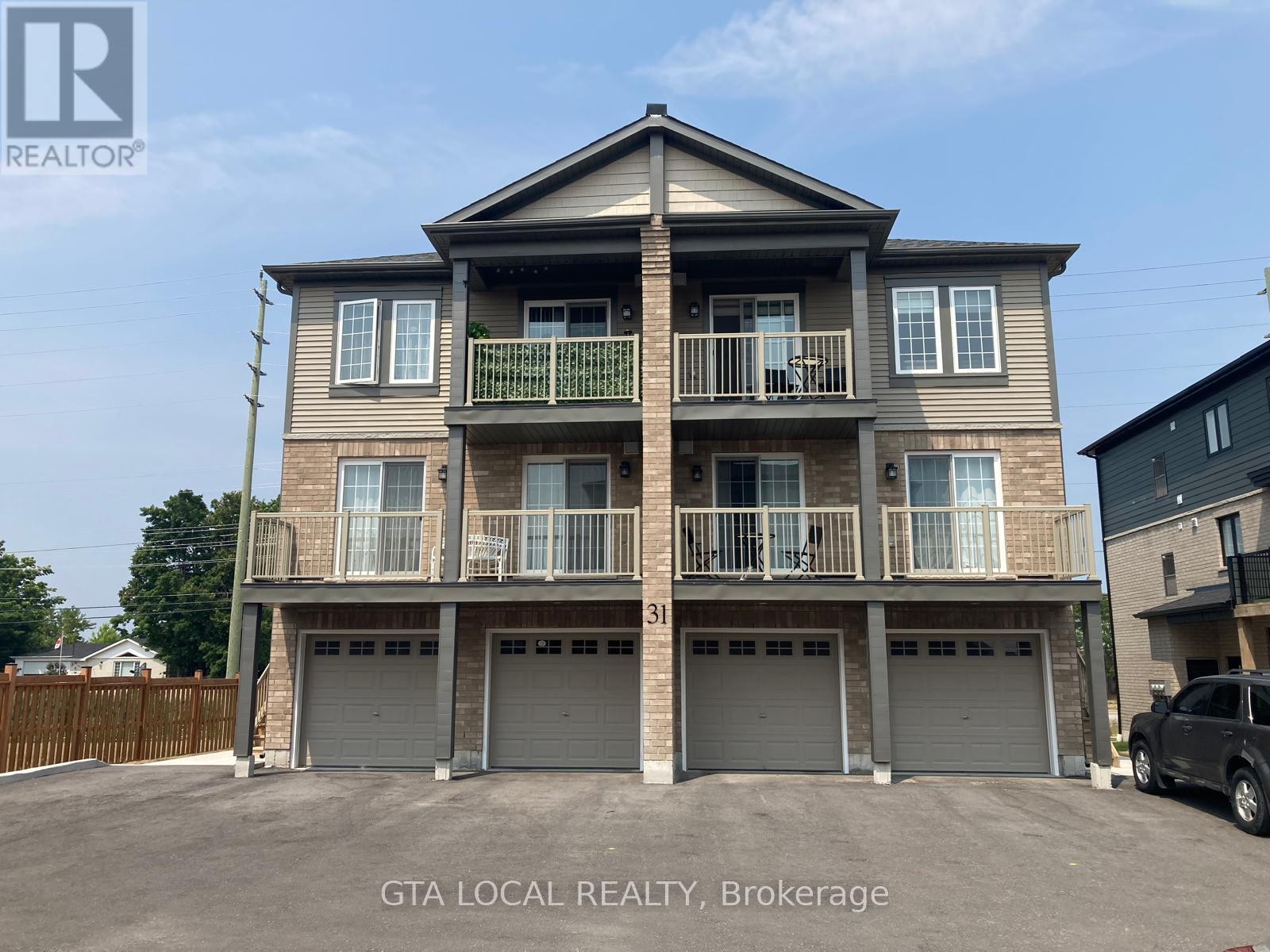 31 PUMPKIN CORNER CRESCENT, Barrie, Ontario