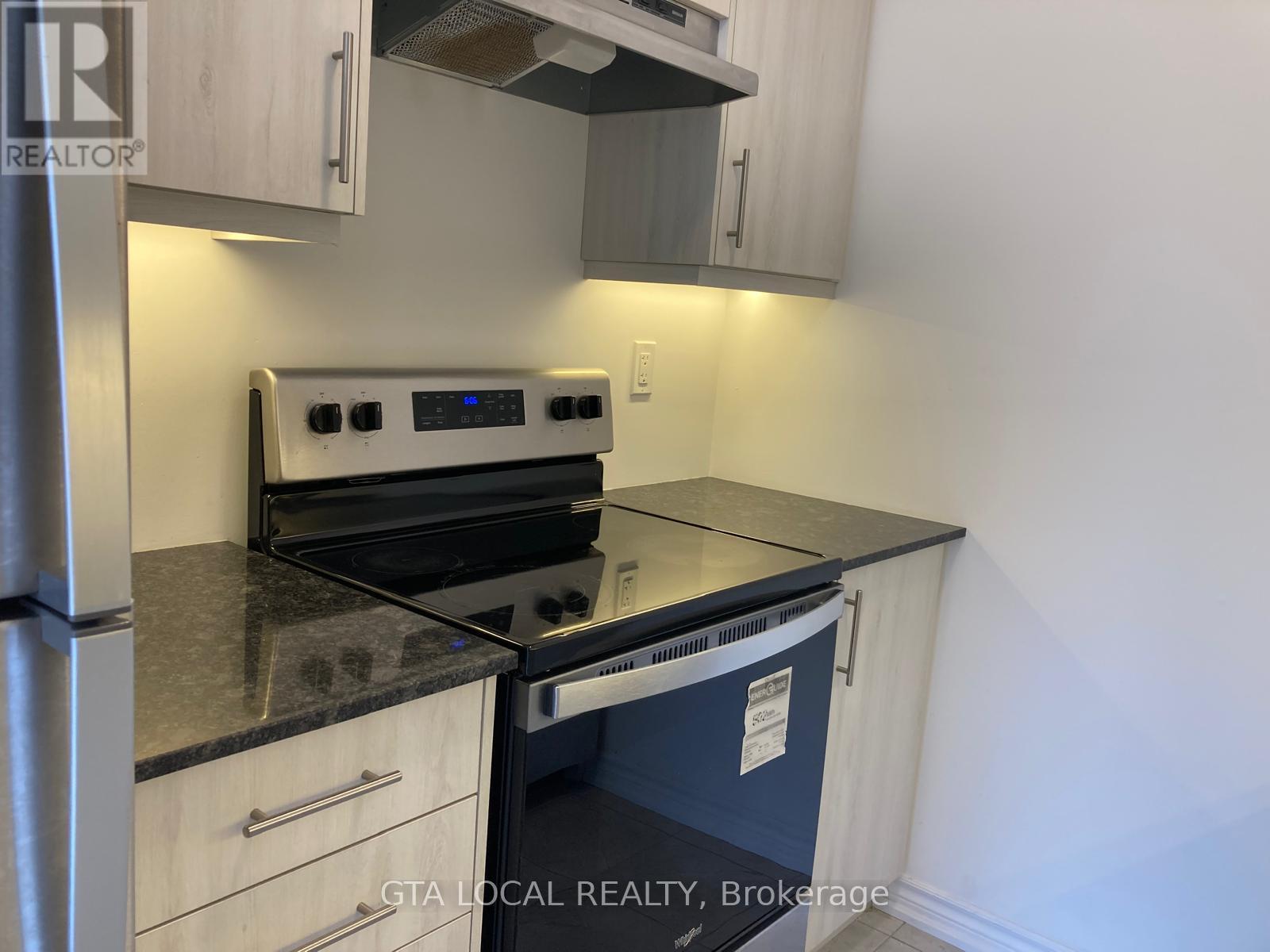 31 Pumpkin Corner Crescent, Barrie, Ontario  L9J 0C2 - Photo 6 - S12522330