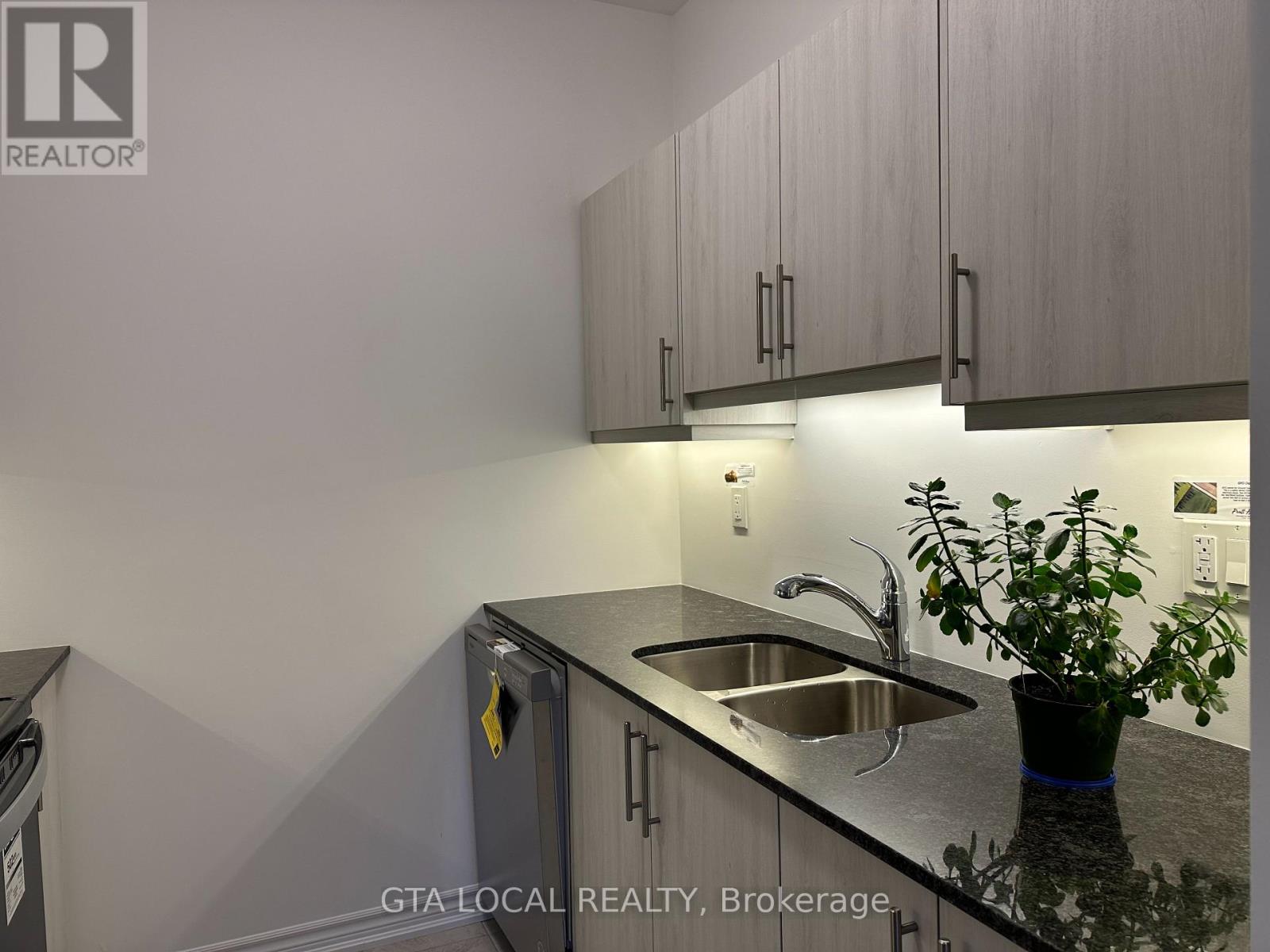 31 Pumpkin Corner Crescent, Barrie, Ontario  L9J 0C2 - Photo 7 - S12522330