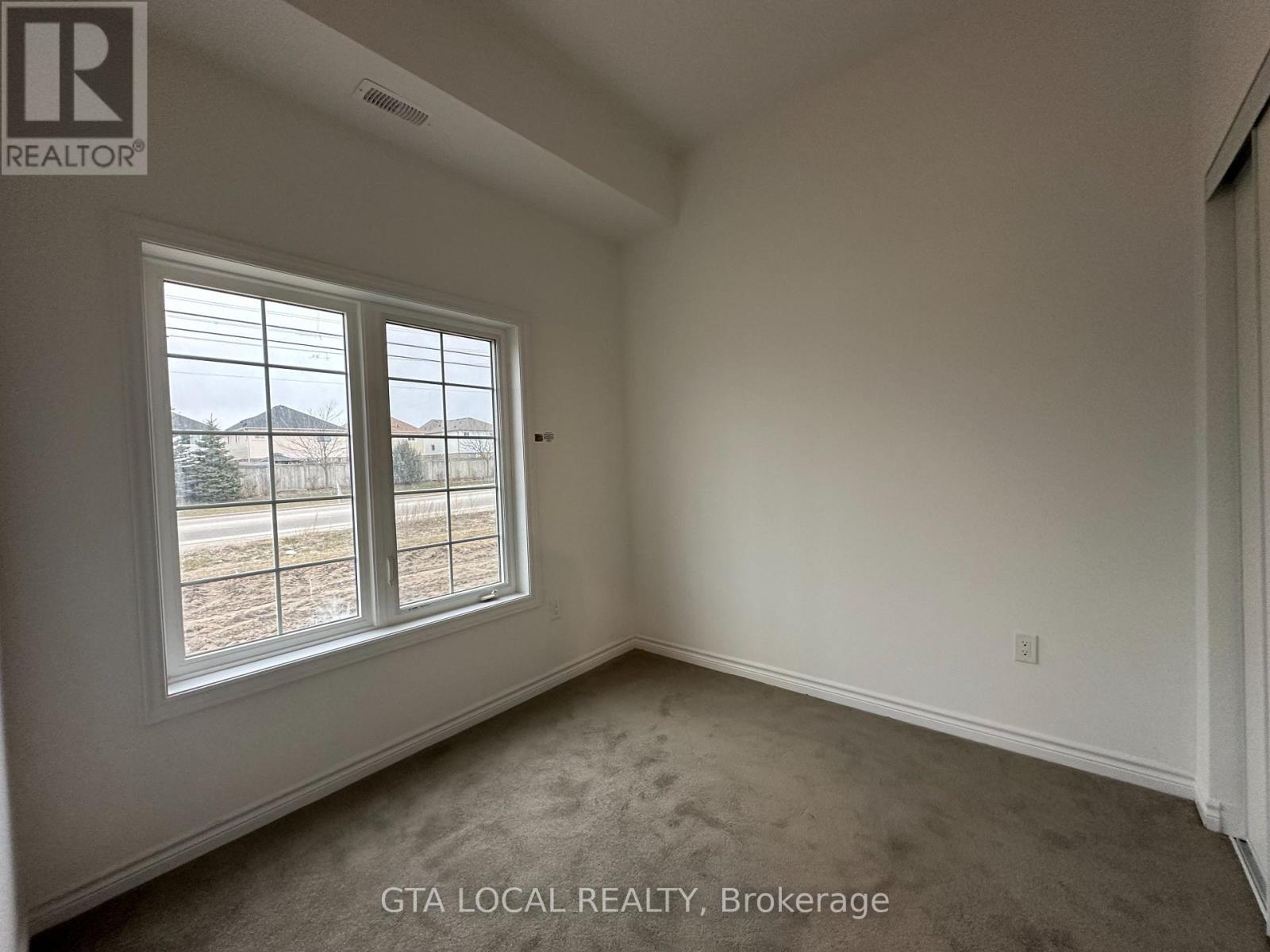 31 Pumpkin Corner Crescent, Barrie, Ontario  L9J 0C2 - Photo 8 - S12522330