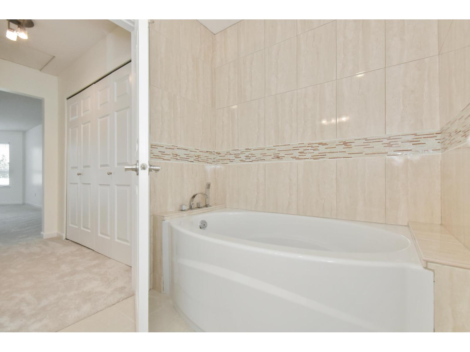 303 15255 18 Avenue, Surrey, British Columbia  V4A 1W9 - Photo 14 - R3046455