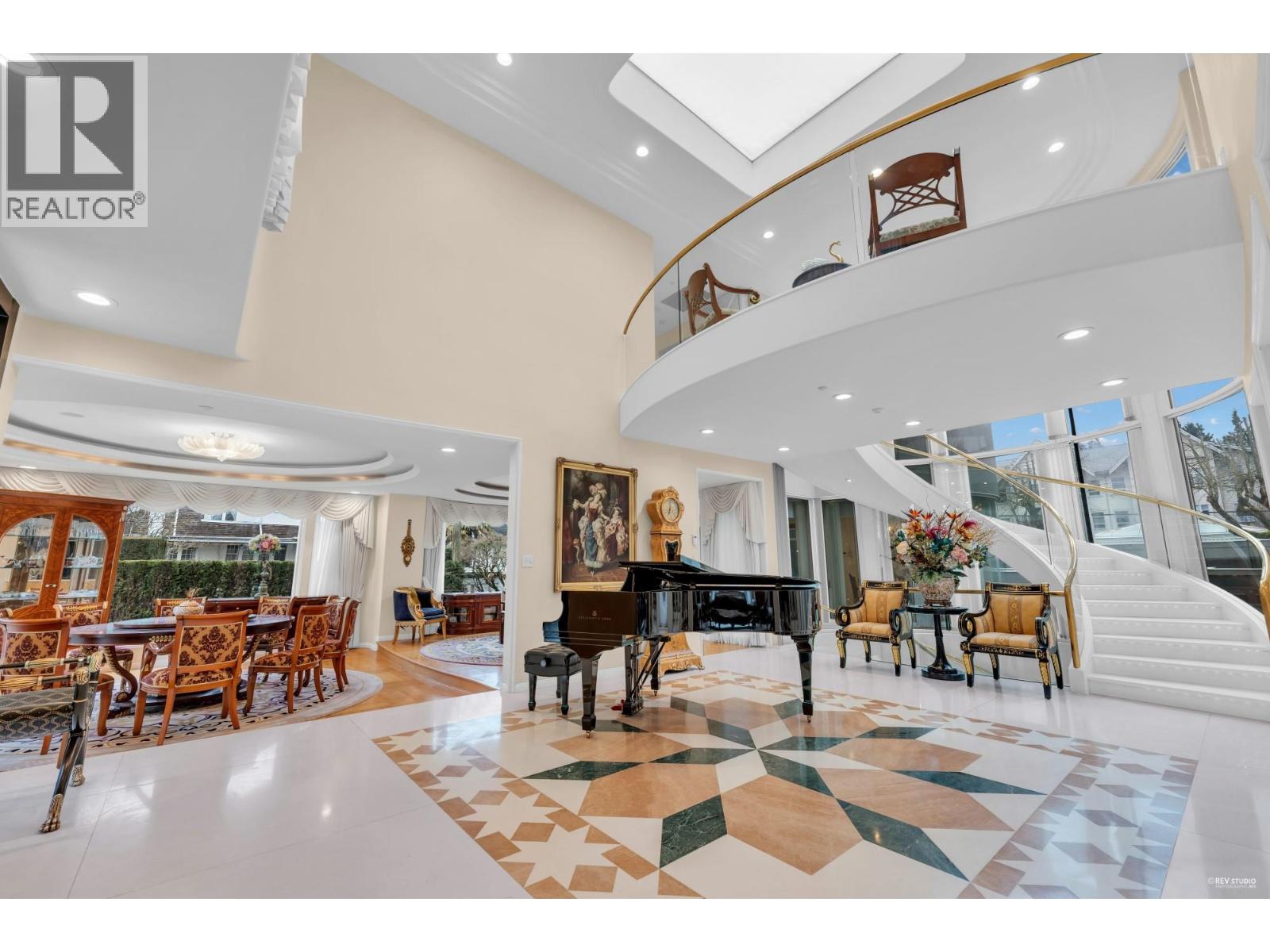 6566 Churchill Street, Vancouver, British Columbia V6P 5B1 - Photo 2 - R2975843