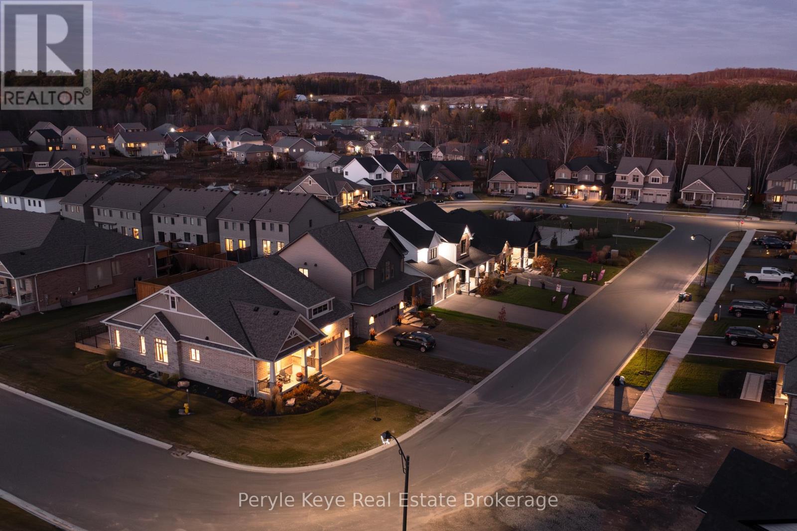 14 Charles Morley Boulevard, Huntsville, Ontario P1H 0G5 - Photo 3 - X12451087